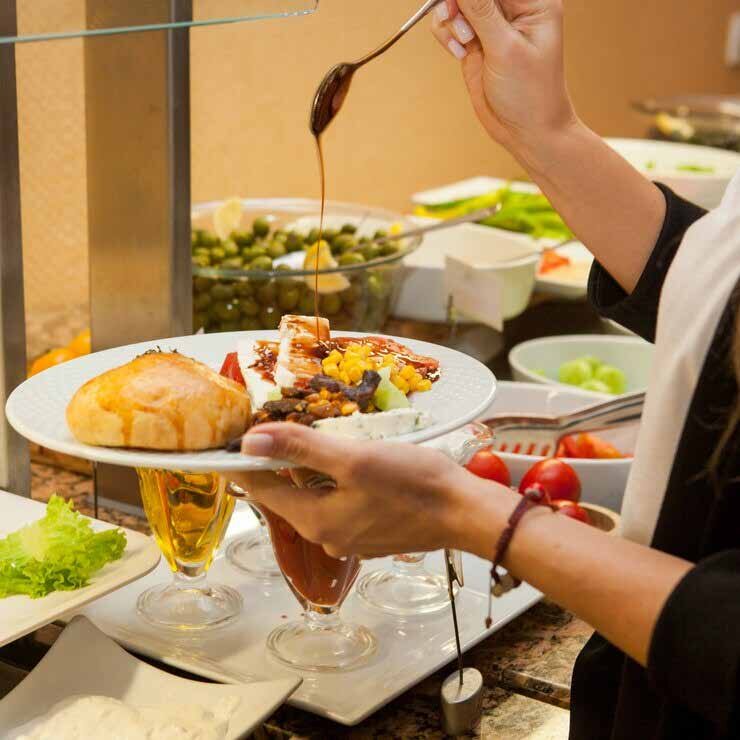 Servicio de almuerzo y buffet